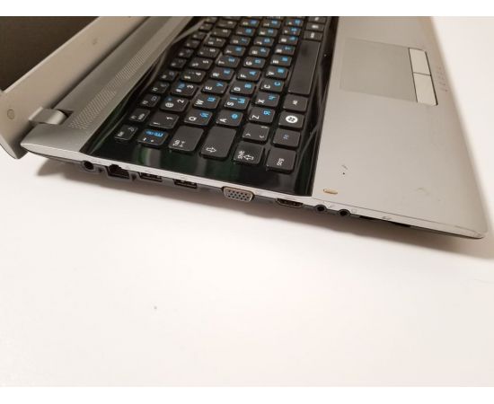  Ноутбук Samsung E3520 15" i5 NVIDIA 8GB RAM 500GB HDD, фото 3 